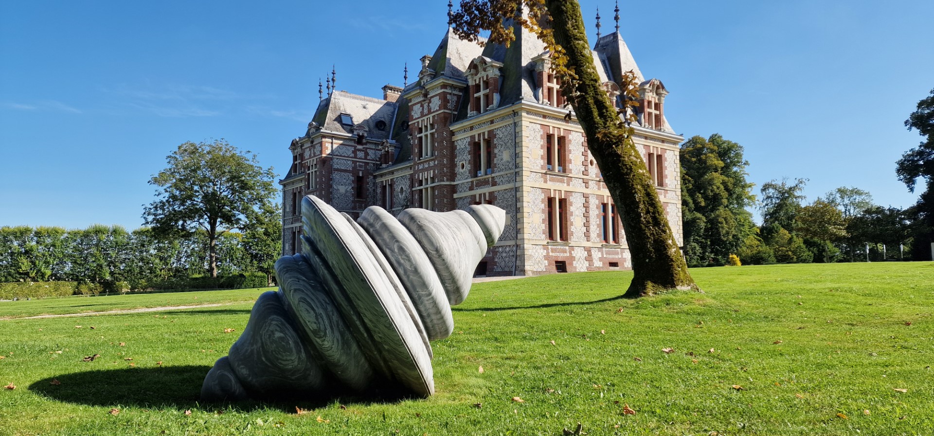 Sculpture à découvrir au sein du parc du Centre d'art contemporain Matmut - Daniel HAVIS près de Rouen ©RNI