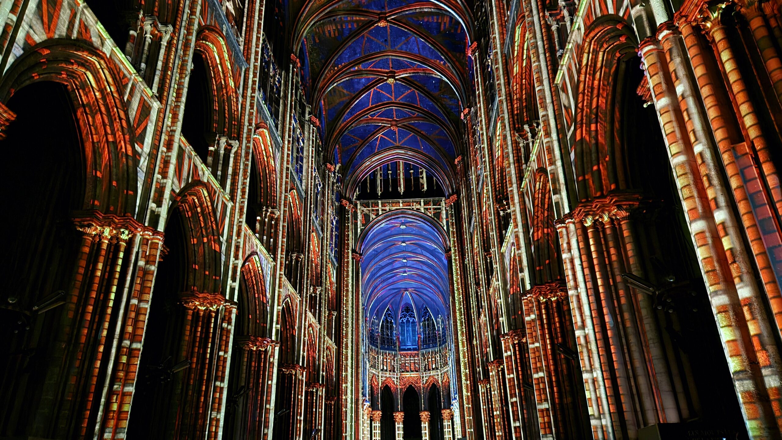 Le spectacle LUMINISCENCE à la cathédrale de Rouen propose une immersion à 360° ©RNI